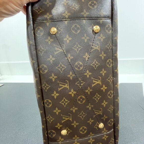 Louis Vuitton Artsy MM Monogram Shoulder Bag with Bag Charm (JB1298) - Picture 12 of 15